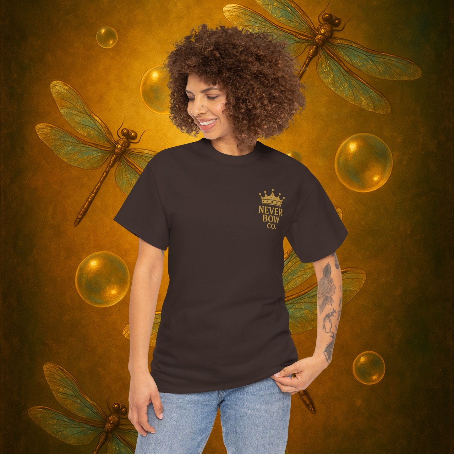 (Heavy Tee) Never Bow Co “You’re in the Lion’s Den” Graphic Streetwear Tee | Step into the Lion’s Den. Fearless statement piece built for warriors who refuse silence. Heavy cotton, bold graphic, courtroom grit. Wear strength, fight truth, and Never Bow.