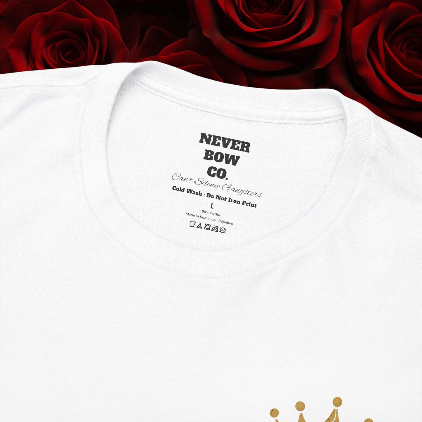 (Heavy Tee) Never Bow Co “Justice Will Be Heard” | Justice has a voice, and it roars from your back. Heavy cotton, bold print — a rebel’s declaration that truth echoes louder than lies. Wear it. Make them listen.