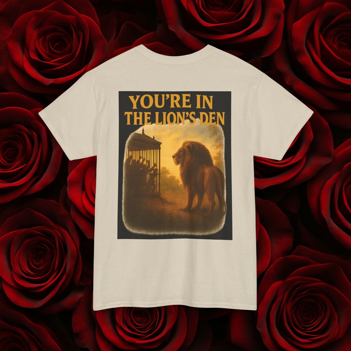 (Heavy Tee) Never Bow Co “You’re in the Lion’s Den” Graphic Streetwear Tee | Step into the Lion’s Den. Fearless statement piece built for warriors who refuse silence. Heavy cotton, bold graphic, courtroom grit. Wear strength, fight truth, and Never Bow.