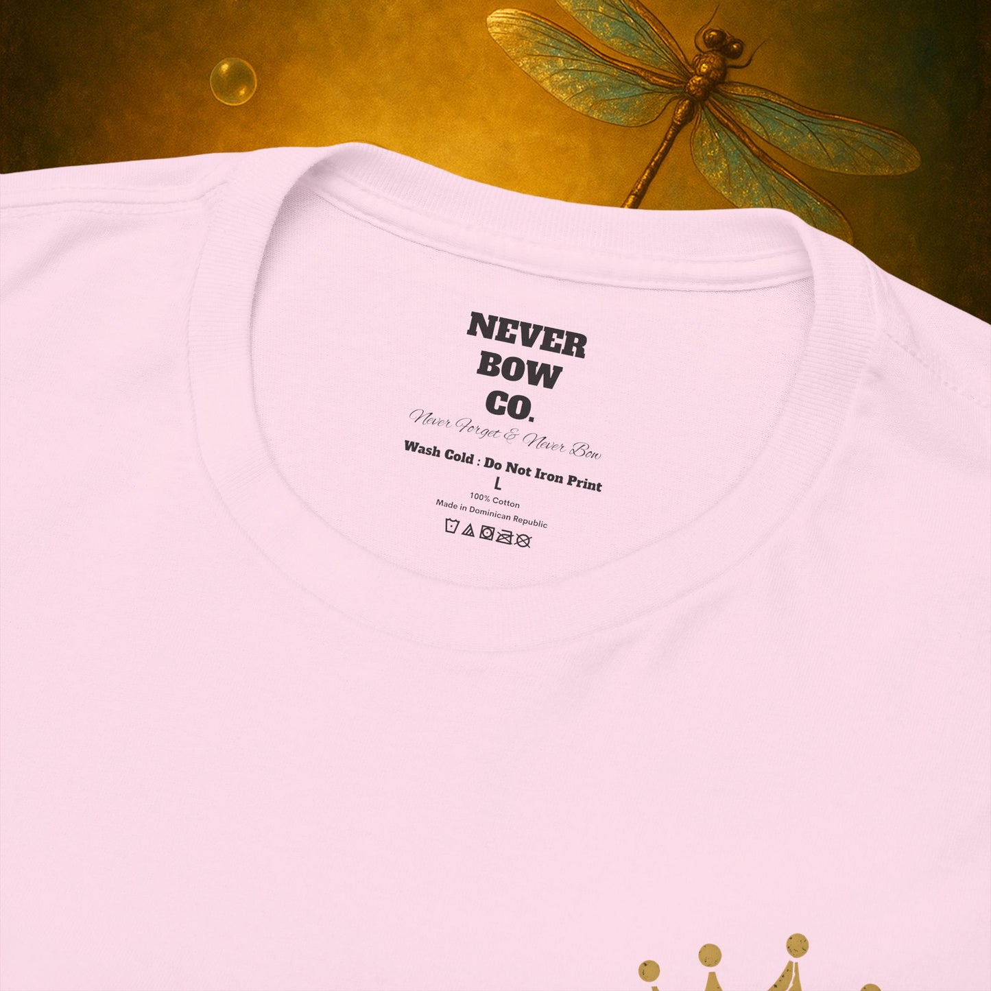 (Heavy Tee) Never Bow Co “You Broke Warrior’s Code” Defiance woven in cotton. Bold courtroom warrior’s graphic calling out broken codes. Built for strength, resistance, and truth-tellers who won’t fold. Wear the message, carry the fire, Never Bow.