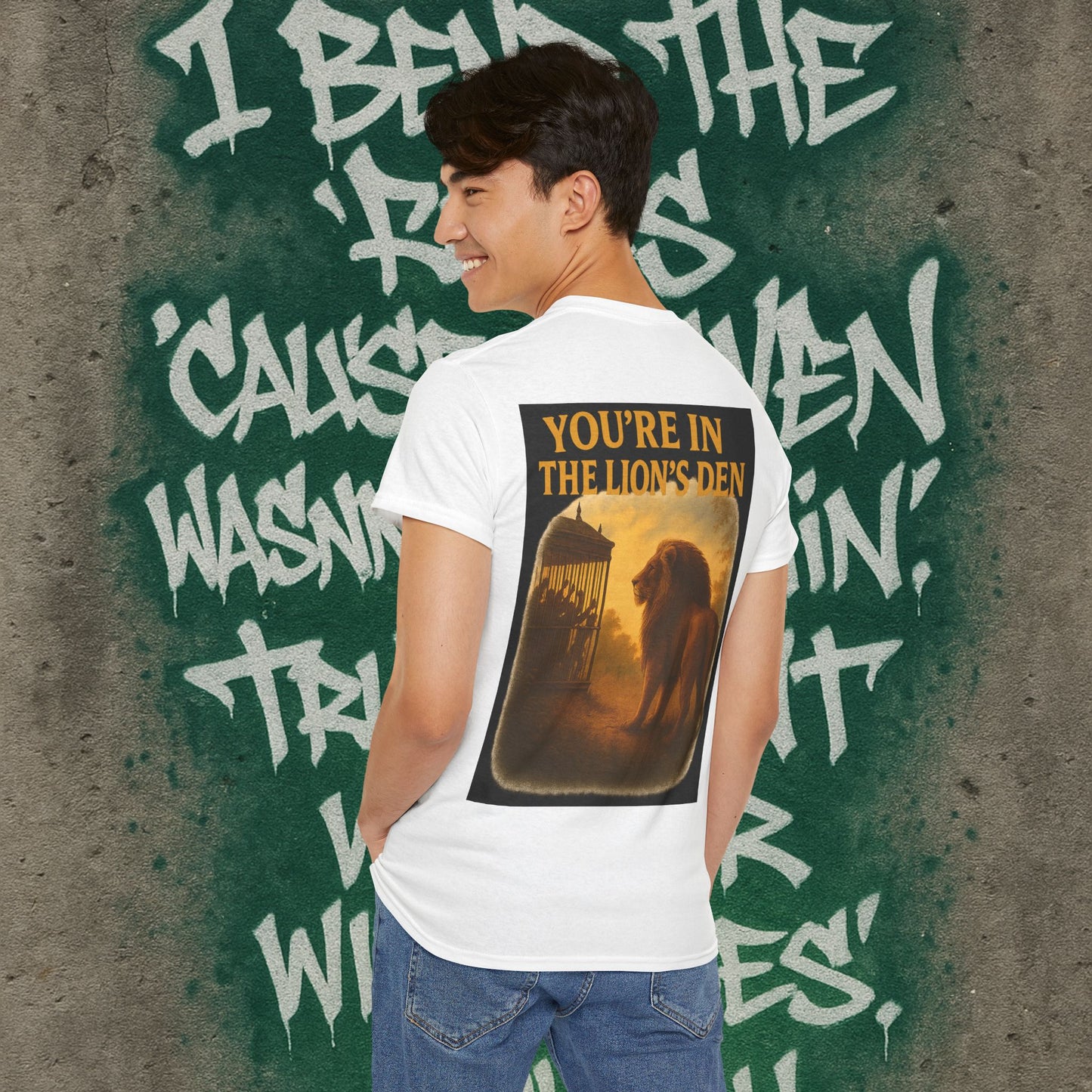 (Heavy Tee) Never Bow Co “You’re in the Lion’s Den” Graphic Streetwear Tee | Step into the Lion’s Den. Fearless statement piece built for warriors who refuse silence. Heavy cotton, bold graphic, courtroom grit. Wear strength, fight truth, and Never Bow.