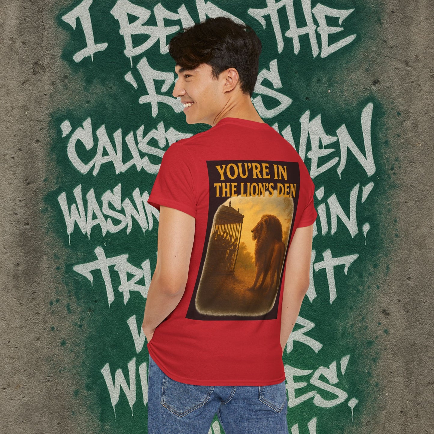 (Heavy Tee) Never Bow Co “You’re in the Lion’s Den” Graphic Streetwear Tee | Step into the Lion’s Den. Fearless statement piece built for warriors who refuse silence. Heavy cotton, bold graphic, courtroom grit. Wear strength, fight truth, and Never Bow.