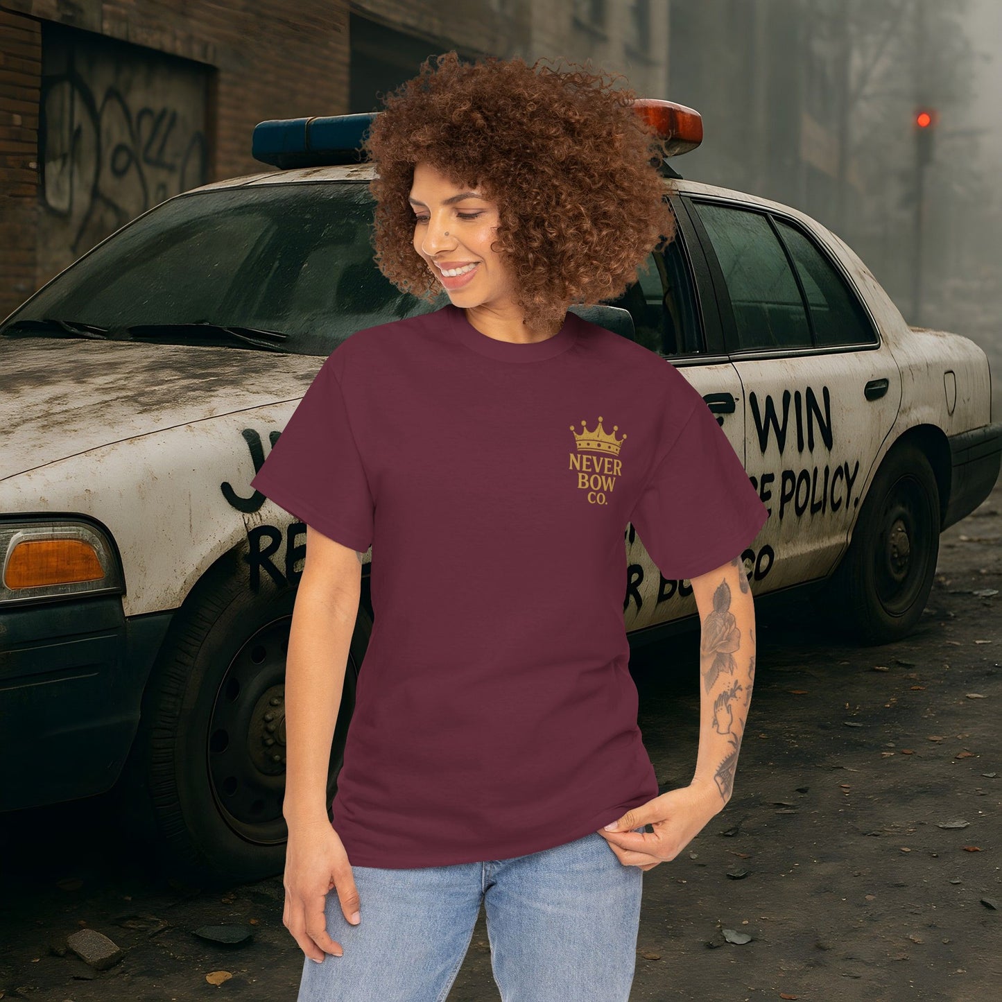 (Heavy Tee) Never Bow Co “Justice Will Be Heard” | Justice has a voice, and it roars from your back. Heavy cotton, bold print — a rebel’s declaration that truth echoes louder than lies. Wear it. Make them listen.